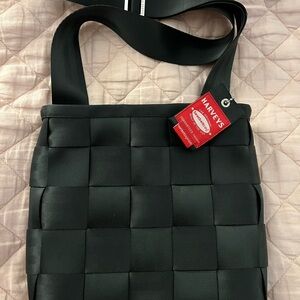 Harveys Black Seatbelt Bag
